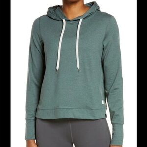 #9-VUORI- Halo Essential Hoodie size small